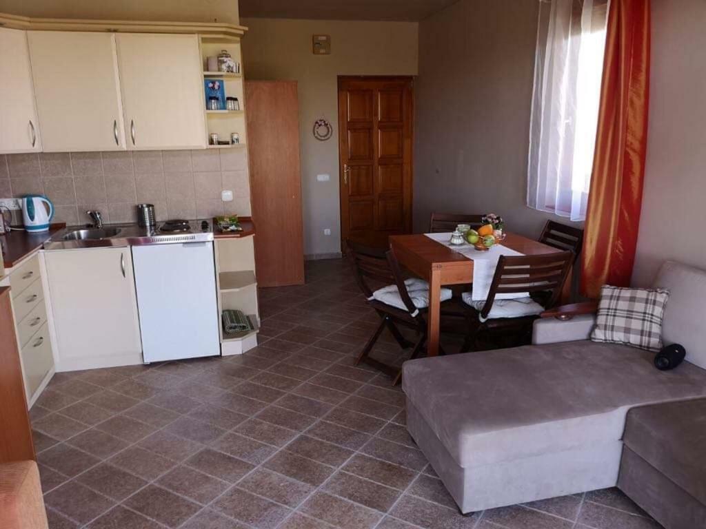 Horvath Apartman Fonyod Apartment Екстериор снимка